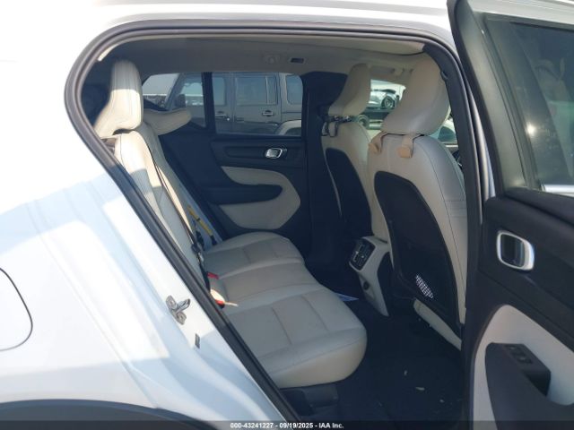 2019 VOLVO XC40 YV4162UL2K2055797 Photo 7