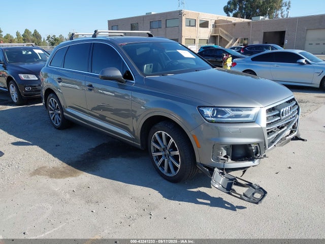 2017 AUDI Q7 WA1LAAF71HD054054 Photo 0