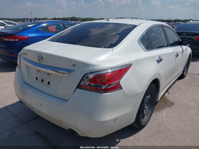 1N4AL3AP7FN345245 Nissan 2015