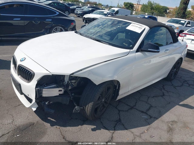BMW M240i 2020 WBA2N1C03L7E02313 Image 2