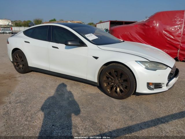 2015 TESLA MODEL S 5YJSA1S22FF082785