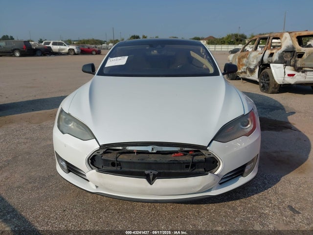43241427 :رقم المزاد ، 5YJSA1S22FF082785 vin ، 2015 Tesla Model S 70d/85d/p85d مزاد بيع
