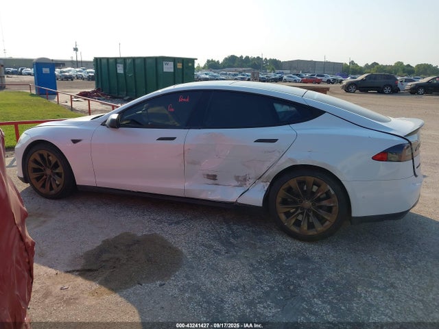 43241427 :رقم المزاد ، 5YJSA1S22FF082785 vin ، 2015 Tesla Model S 70d/85d/p85d مزاد بيع