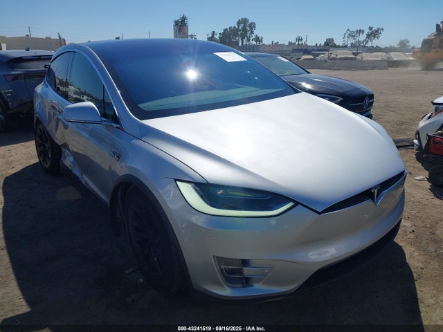 2016 TESLA MODEL X 5YJXCBE4XGF007823 Photo 0