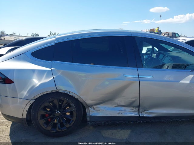 2016 TESLA MODEL X 5YJXCBE4XGF007823 Photo 5
