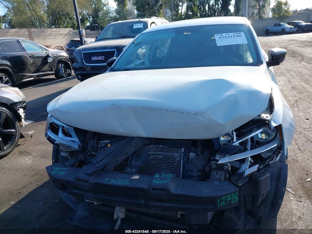 3VW2K7AJXEM299310 Volkswagen 2014