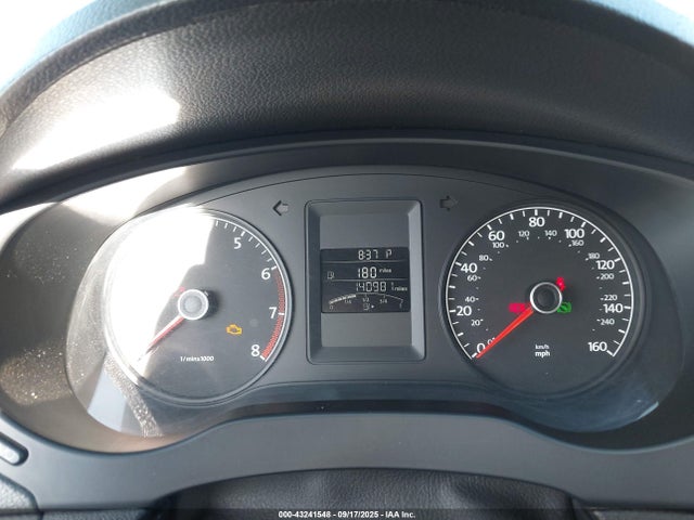 3VW2K7AJXEM299310 Volkswagen 2014