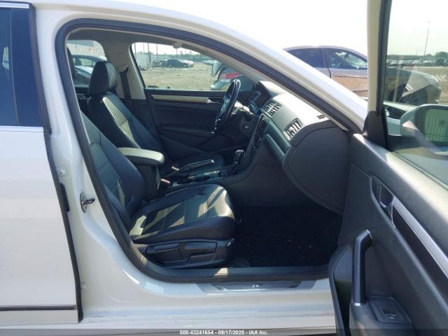 2017 VOLKSWAGEN PASSAT 1VWDT7A39HC066841 Photo 4