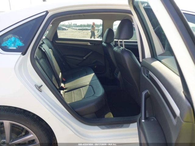 2017 VOLKSWAGEN PASSAT 1VWDT7A39HC066841 Photo 7