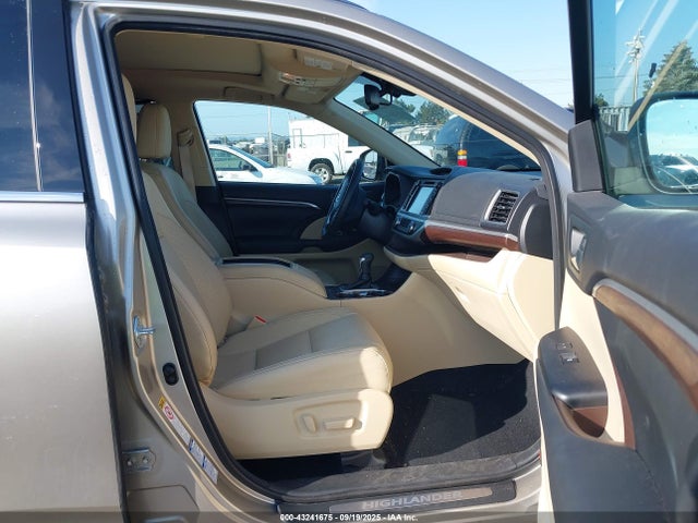 Продаж на аукціоні авто 2015 Toyota Highlander Hybrid Limited Platinum V6, vin: 5TDDCRFHXFS012284, номер лоту: 43241675
