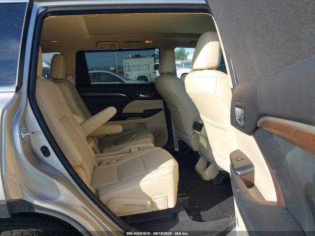 Продаж на аукціоні авто 2015 Toyota Highlander Hybrid Limited Platinum V6, vin: 5TDDCRFHXFS012284, номер лоту: 43241675