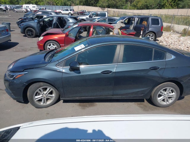 1G1BE5SMXJ7110868 Chevrolet Cruze Lt Auto
