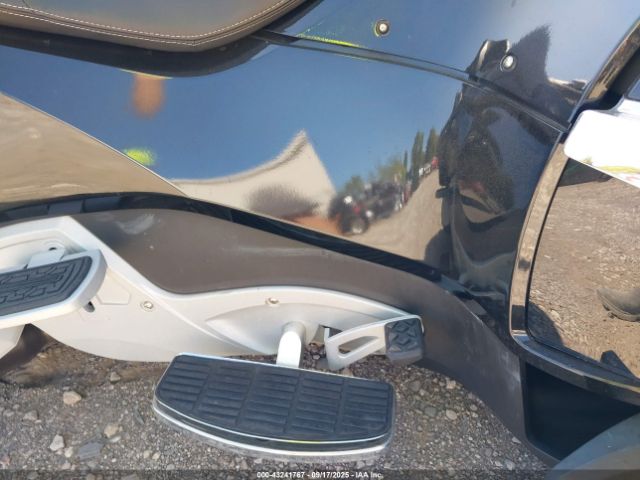 2010 CAN-AM SPYDER ROADSTER 2BXJBLC16AV000314 Photo 7