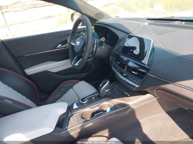 2022 CADILLAC CT4-V 1G6D75RP3N0410019 Photo 4
