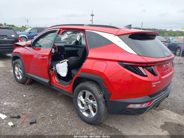 2022 HYUNDAI TUCSON 5NMJBCAE8NH019848 Photo 2