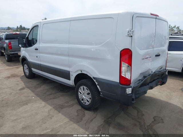 1FTNR1ZM8FKA47359 Ford 2015