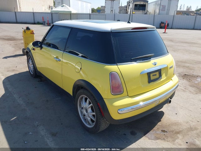 2004 MINI COOPER WMWRC33424TJ62339 Photo 2