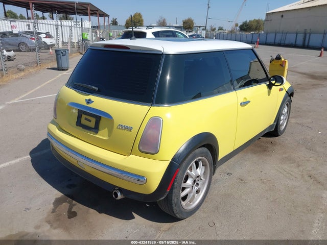 2004 MINI COOPER WMWRC33424TJ62339 Photo 3