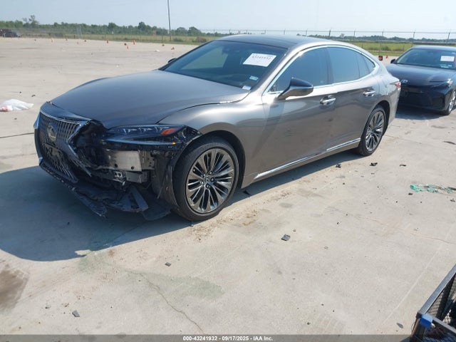 Lexus v35a-fts 2018 JTHB5LFF5J5002062 Image 2