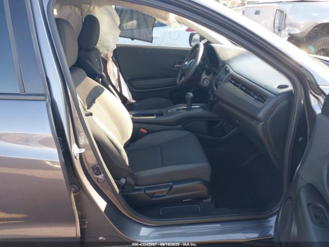 2022 HONDA HR-V 3CZRU5H3XNM745201 Photo 4