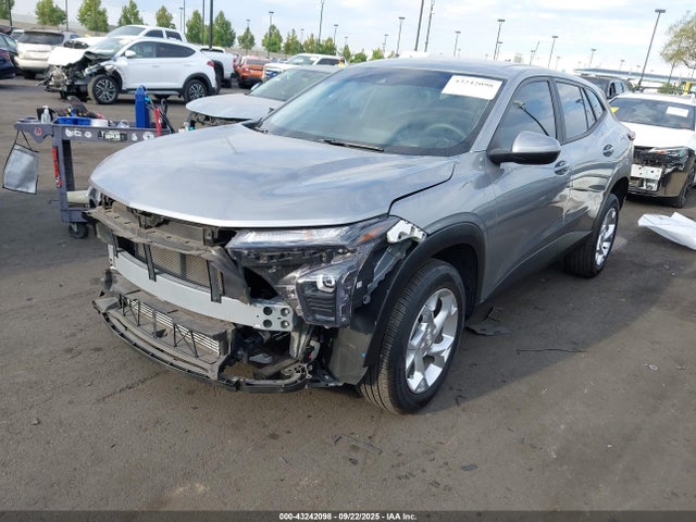 Chevrolet lih 2024 KL77LFE24RC020358 Image 2