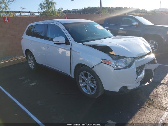 JA4AD3A33EZ011333 Mitsubishi Outlander Se