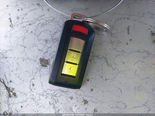 JA4AD3A33EZ011333 Mitsubishi Outlander Se