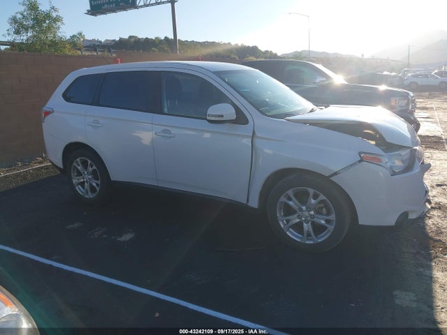 JA4AD3A33EZ011333 Mitsubishi Outlander Se