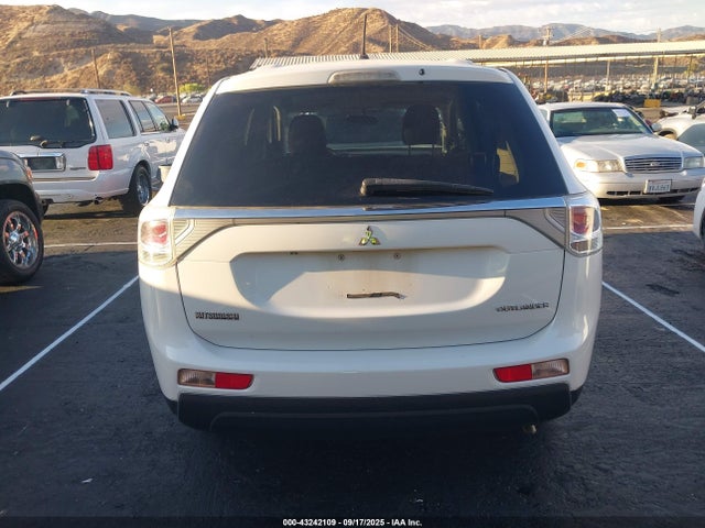 JA4AD3A33EZ011333 Mitsubishi Outlander Se