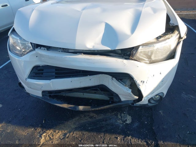 JA4AD3A33EZ011333 Mitsubishi Outlander Se