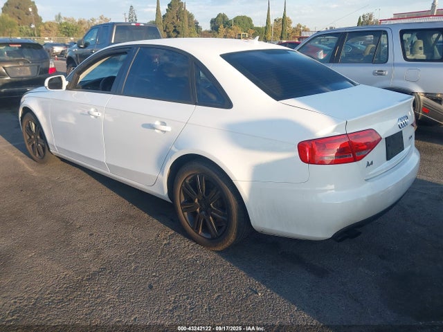 2011 AUDI A4 WAUAFAFL9BN038744 Photo 2