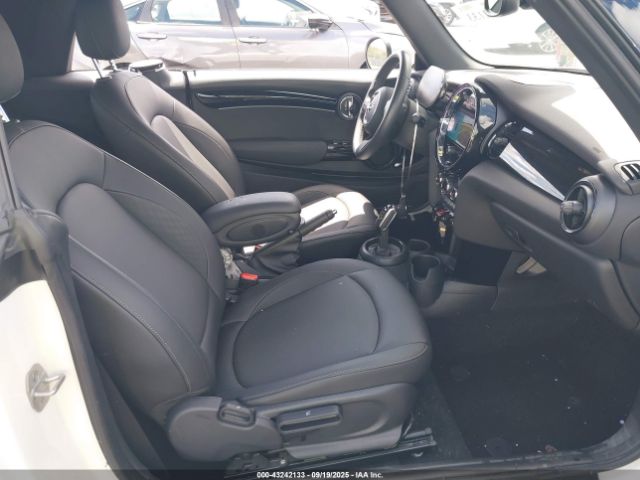 2023 MINI CONVERTIBLE WMW23DL06P3R25570 Photo 4