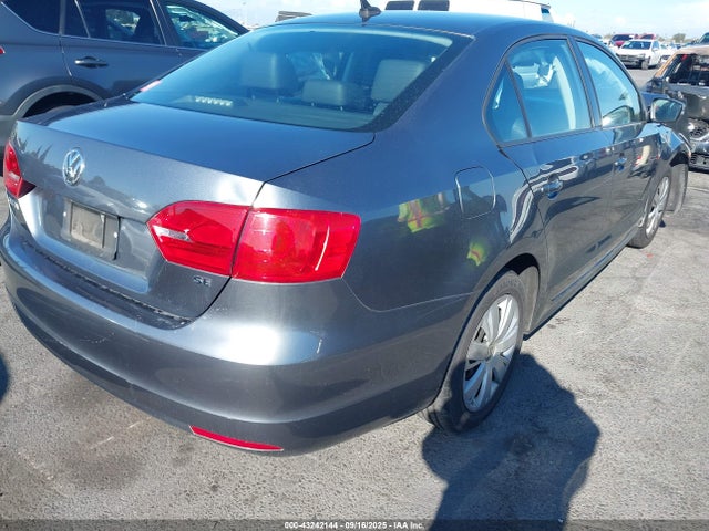 3VWD17AJ9EM270912 Volkswagen 2014
