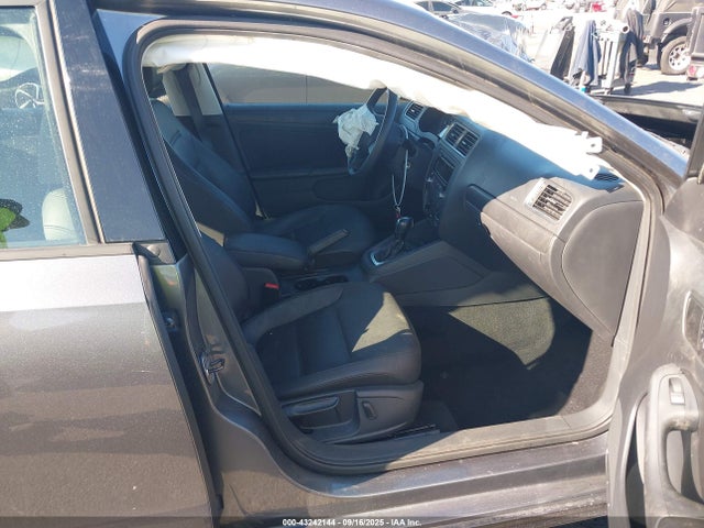 3VWD17AJ9EM270912 Volkswagen 2014