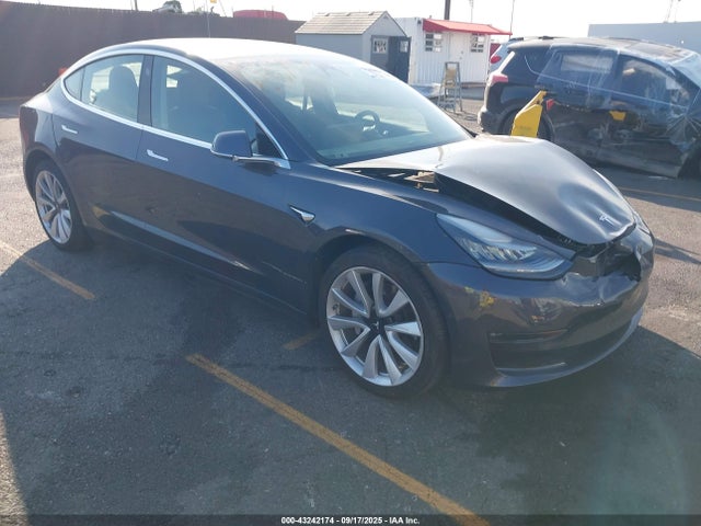 2018 TESLA MODEL 3 5YJ3E1EA5JF057402 Photo 0