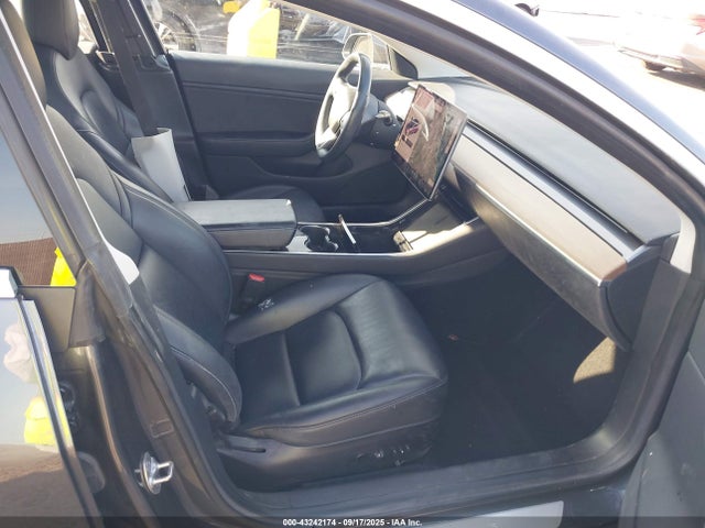 2018 TESLA MODEL 3 5YJ3E1EA5JF057402 Photo 4