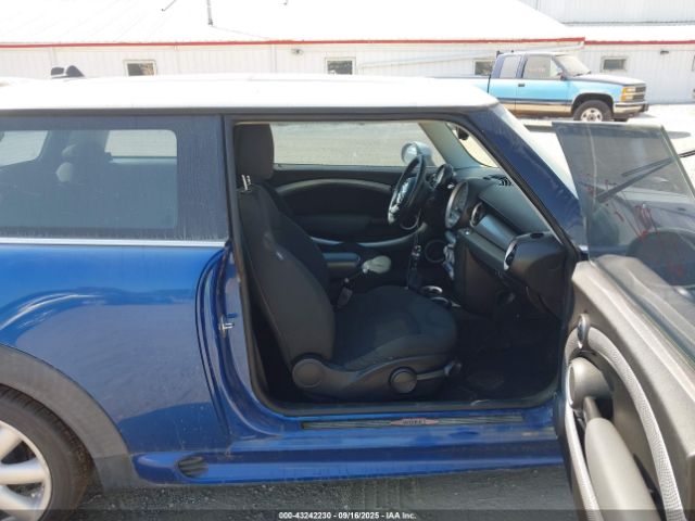 2009 MINI COOPER S WMWMF73509TT97170 Photo 4
