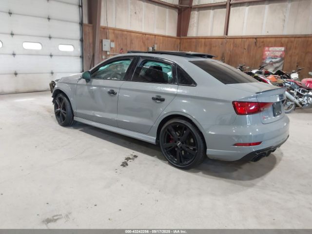 2019 AUDI RS 3 WUABWGFF0KA901705 Photo 2