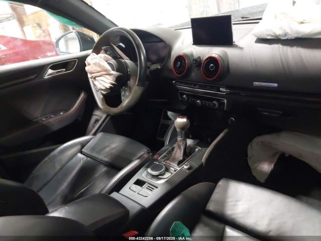 2019 AUDI RS 3 WUABWGFF0KA901705 Photo 4