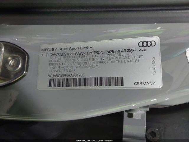 2019 AUDI RS 3 WUABWGFF0KA901705 Photo 8