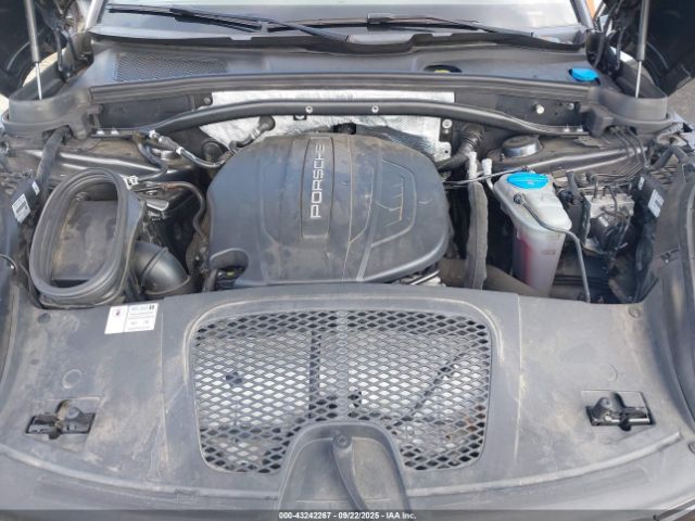 2018 PORSCHE MACAN WP1AA2A5XJLB00693 Photo 9