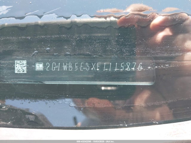 2G1WB5E3XF1115876 Chevrolet lfx