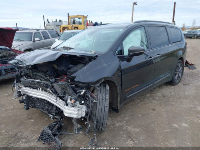 2024 CHRYSLER PACIFICA 2C4RC1BGXRR102455 Photo 1