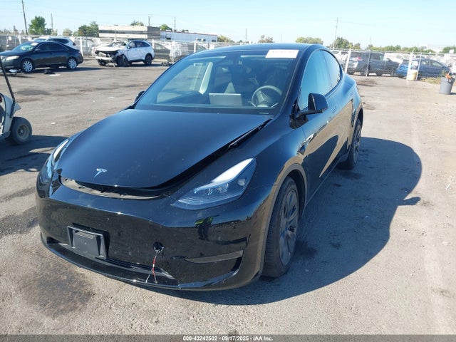 2025 TESLA MODEL Y 7SAYGDED8SF319056 Photo 1