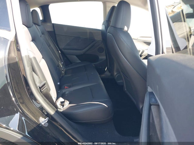 2025 TESLA MODEL Y 7SAYGDED8SF319056 Photo 7