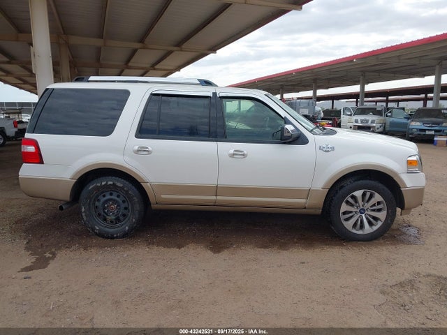Ford Expedition 2014 1FMJU1J5XEEF63815 Image 13
