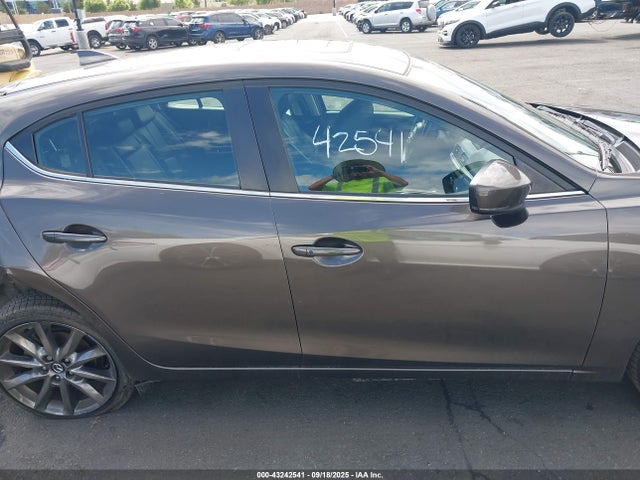 Mazda py 2018 3MZBN1L31JM182390 Image 13