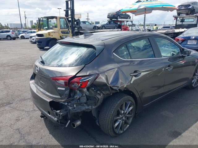 Mazda py 2018 3MZBN1L31JM182390 Image 4