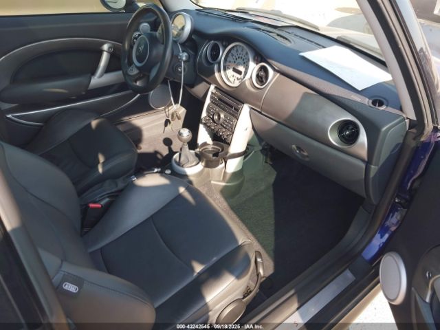 2005 MINI COOPER S WMWRE33455TD91340 Photo 4
