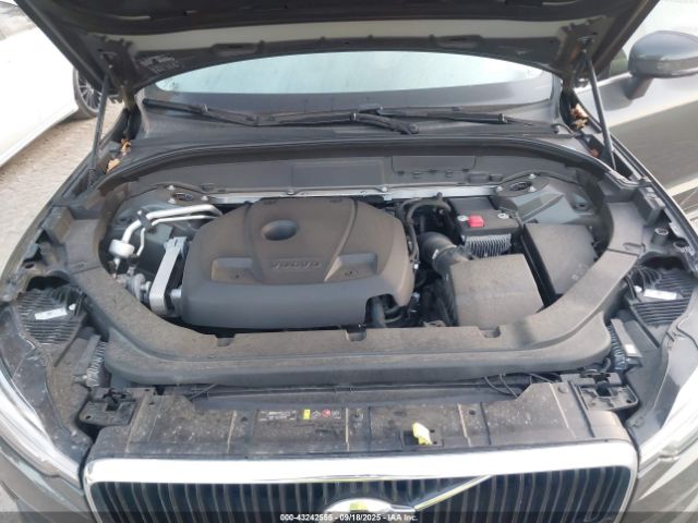 2019 VOLVO XC60 LYV102RK7KB187067 Photo 9